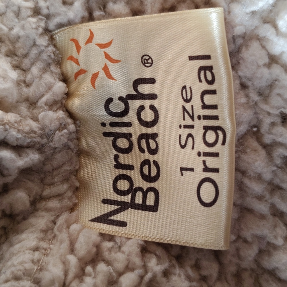 Nordic Beach Sherpa Hooded Wrap - Picture 3 of 3